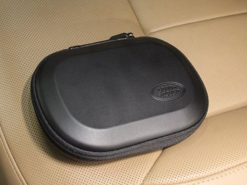 Used 2024 Land Rover Range Rover Long Wheelbase Autobiography image 38