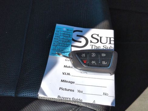 Used 2022 Cadillac Escalade ESV Premium Luxury AWD/4WD image 38