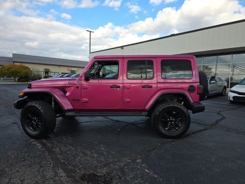 Used 2022 Jeep Wrangler Unlimited Sahara image 3