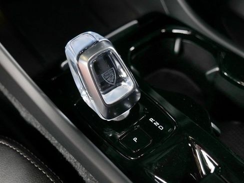 Used 2025 Volvo XC40 B5 Plus AWD/4WD image 21