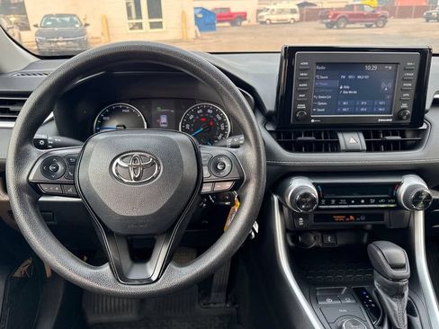 Used 2022 Toyota RAV4 LE AWD/4WD image 14