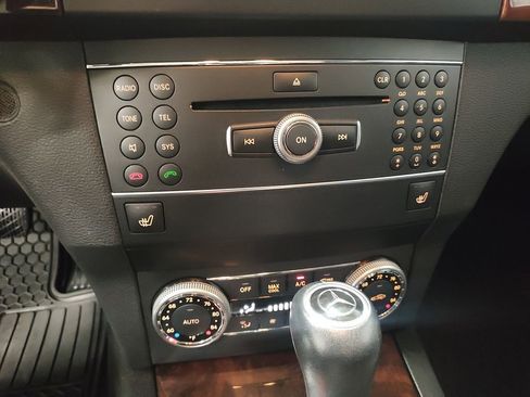 Used 2011 Mercedes-Benz GLK 350 4MATIC image 30