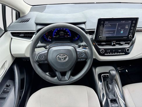 Used 2021 Toyota Corolla LE FWD image 20