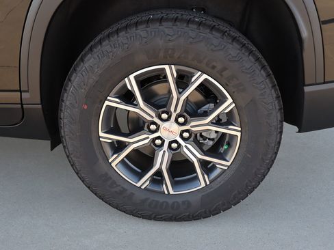 New 2026 GMC Acadia AT4 image 6
