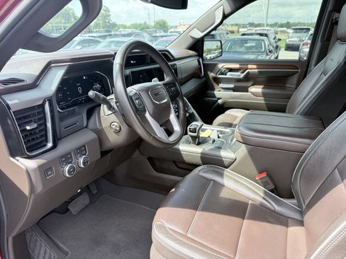 Used 2023 GMC Sierra 1500 Denali w/ Denali Carbonpro Edition AWD/4WD image 9