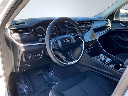 Used 2024 Jeep Grand Cherokee L Laredo w/ Luxury Tech Group I image 15