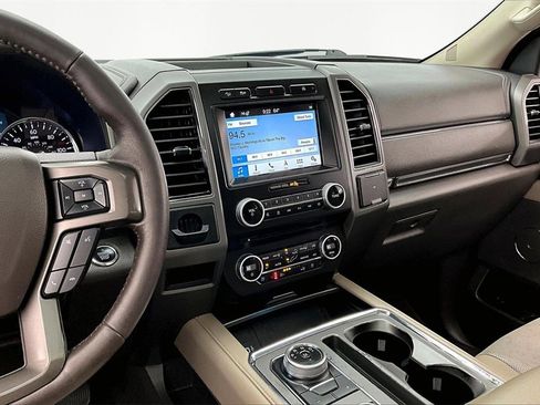 Used 2018 Ford Expedition Max XLT w/ Equipment Group 202A image 6