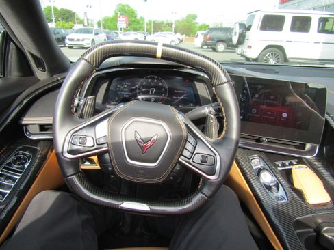 Used 2024 Chevrolet Corvette Z06 RWD image 16