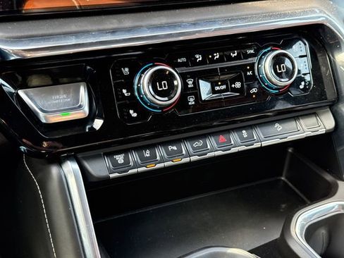 Used 2024 GMC Sierra 2500 Denali Ultimate image 26