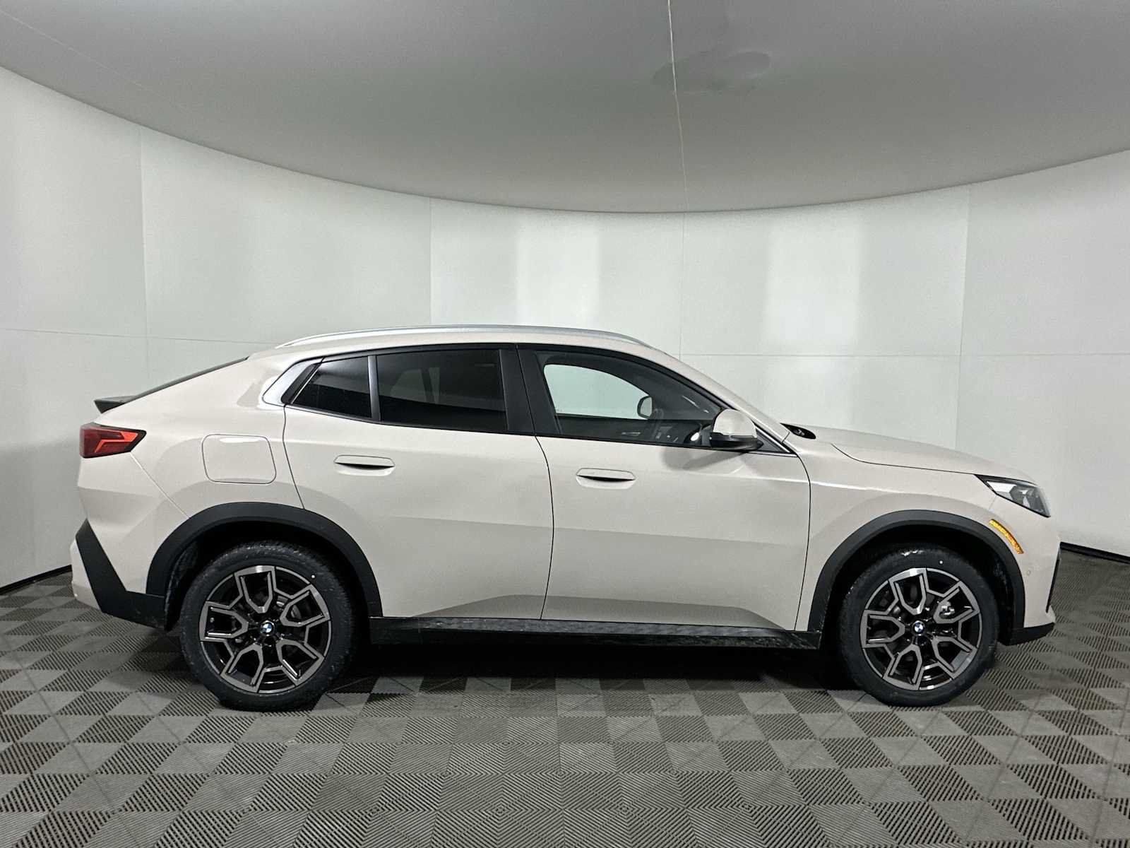 New 2026 BMW X2 xDrive28i w/ Convenience Package AWD/4WD image 8