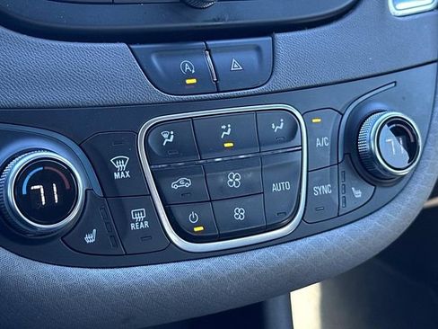 Used 2020 Chevrolet Malibu LT image 32