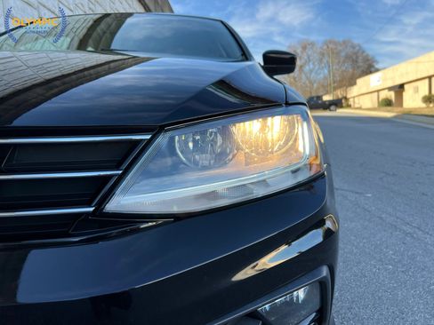Used 2018 Volkswagen Jetta Wolfsburg Edition image 15
