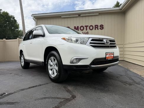 Used 2011 Toyota Highlander SE w/ Tow Pkg AWD/4WD image 9