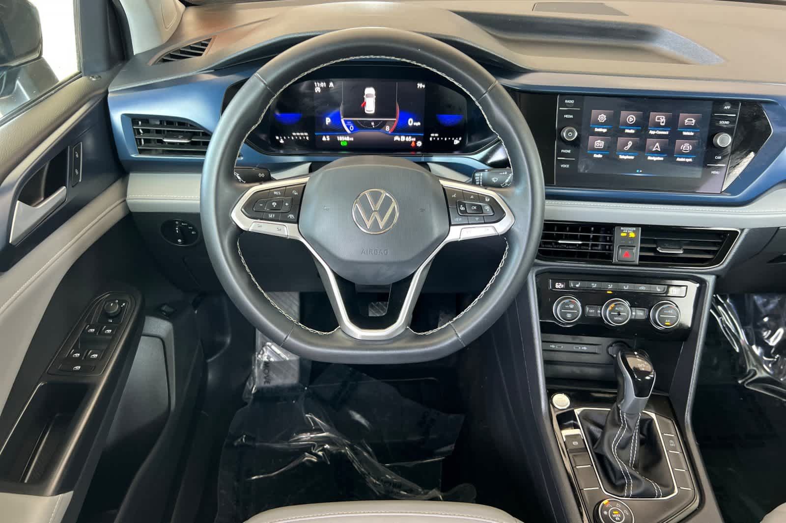 Used 2024 Volkswagen Taos SE w/ Panoramic Sunroof Package AWD/4WD image 15