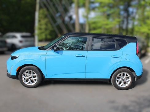 Certified 2023 Kia Soul S image 5