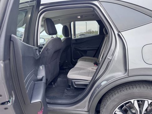 Used 2022 Ford Escape SE w/ SE Sport Appearance Package image 12