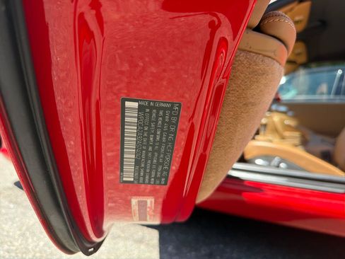 Used 2010 Porsche 911 Cabriolet image 24