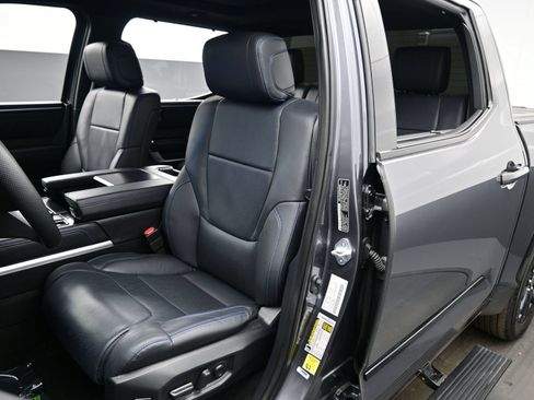 Used 2023 Toyota Tundra Platinum w/ Advanced Package AWD/4WD image 12