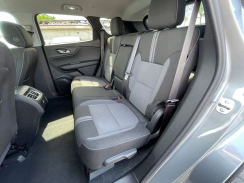 Used 2025 Chevrolet Blazer LT FWD image 27