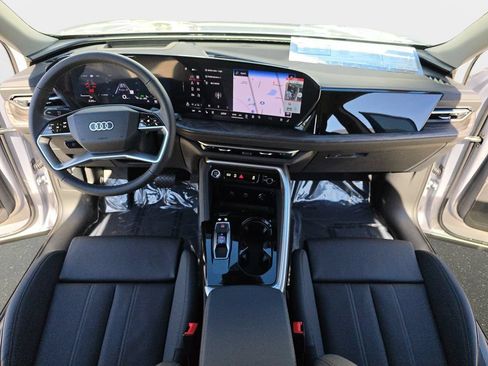 Used 2025 Audi Q5 Premium w/ Premium Plus AWD/4WD image 35