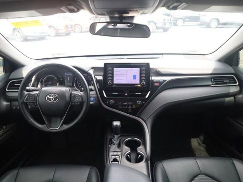 Used 2023 Toyota Camry SE FWD image 6
