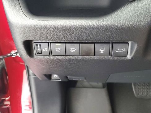 Used 2021 Toyota RAV4 XLE Premium AWD/4WD image 34