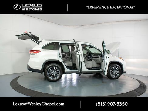 Used 2019 Toyota Highlander XLE image 15