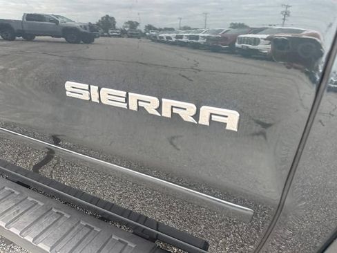 Used 2019 GMC Sierra 1500 SLE w/ SLE Value Package AWD/4WD image 11