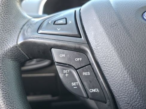 Used 2021 Ford Edge SE image 14