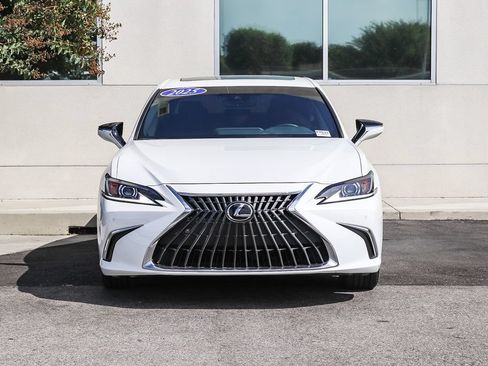 Used 2025 Lexus ES 300h w/ Premium Package FWD image 2