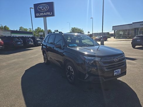 Certified 2025 Subaru Forester Premium w/ Convenience Package #1 AWD/4WD image 2