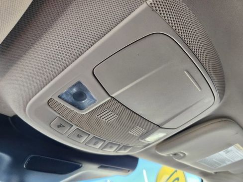 Used 2021 Lincoln Nautilus Standard w/ Equipment Group 101A image 16