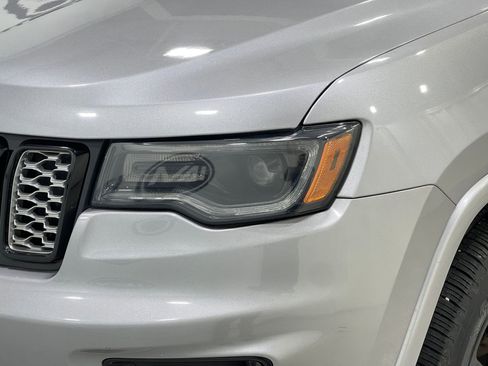 Used 2020 Jeep Grand Cherokee Altitude image 32