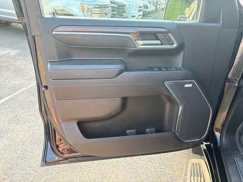 Used 2024 Chevrolet Silverado 1500 RST w/ Convenience Package II AWD/4WD image 7