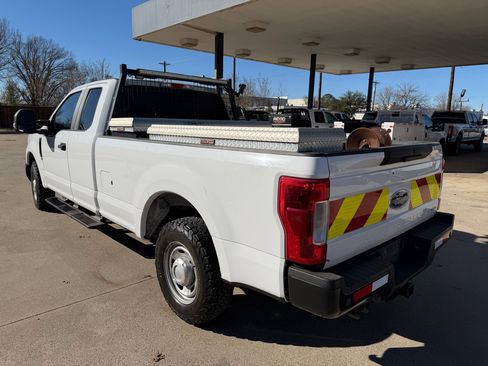 Used 2019 Ford F250 XL w/ Power Equipment Group image 3