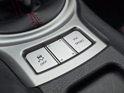 Used 2013 Subaru BRZ Premium image 32