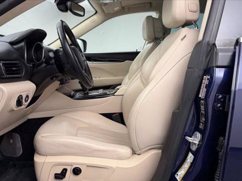 Used 2018 Maserati Levante GranLusso AWD/4WD image 11