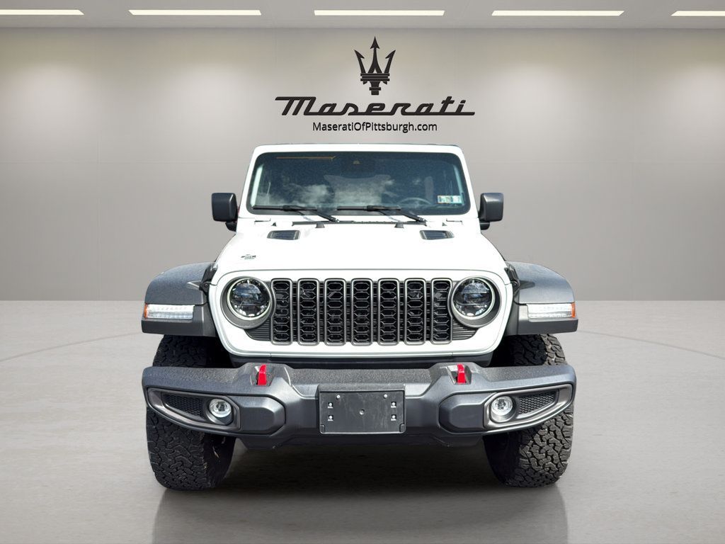 Used 2025 Jeep Wrangler Unlimited Rubicon AWD/4WD image 2