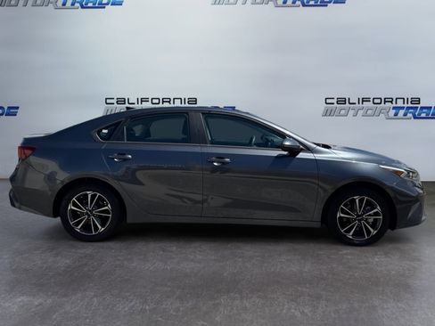 Used 2023 Kia Forte LXS w/ LXS Technology Package image 4