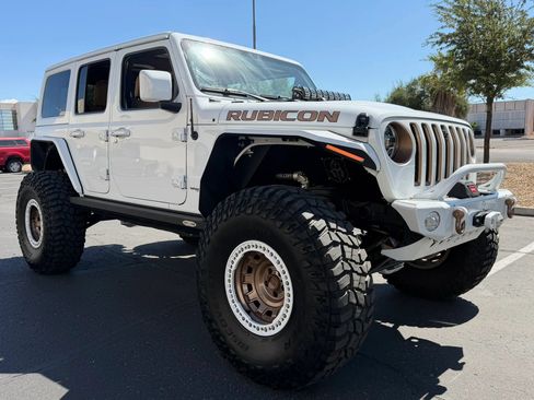 Used 2022 Jeep Wrangler Unlimited Rubicon w/ LED Lighting Group AWD/4WD image 11