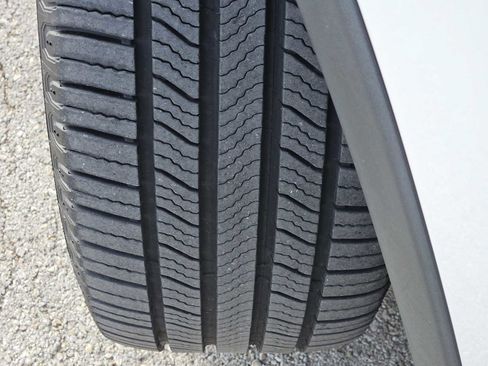 Used 2020 Honda Pilot Touring image 10