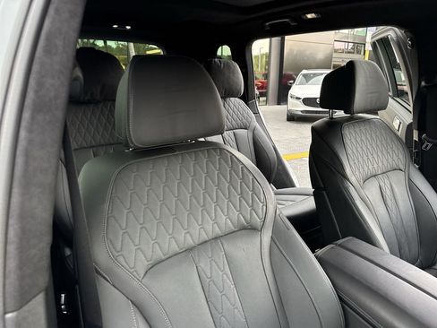 Used 2023 BMW X7 xDrive40i w/ M Sport Package AWD/4WD image 43