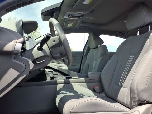 Used 2024 Hyundai Elantra SEL w/ Convenience Package FWD image 19