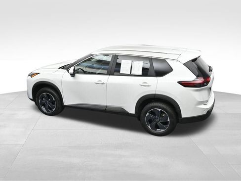 Used 2025 Nissan Rogue SV FWD image 34