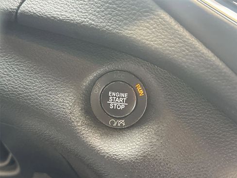 Used 2019 Jeep Cherokee High Altitude AWD/4WD image 28