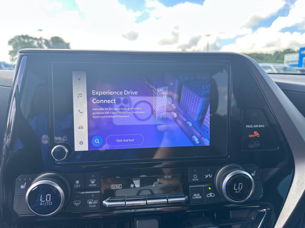 Used 2023 Toyota Highlander XLE FWD image 22