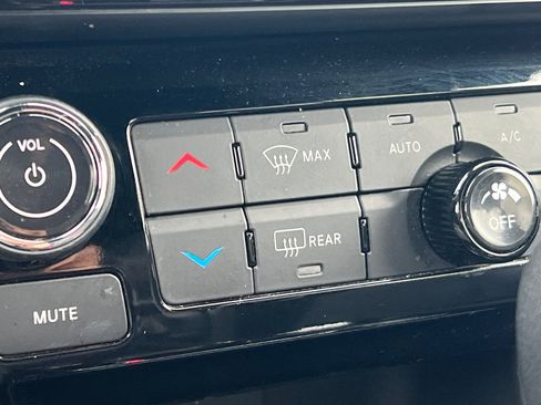 Used 2024 Jeep Compass Trailhawk image 29