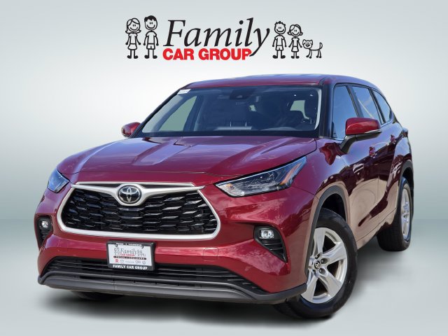 Used 2023 Toyota Highlander LE FWD image 1