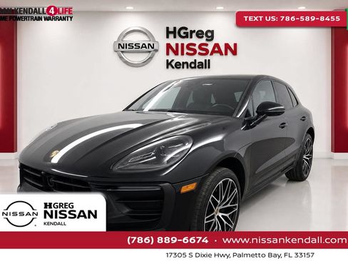 Used 2024 Porsche Macan w/ Premium Plus Package AWD/4WD image 1