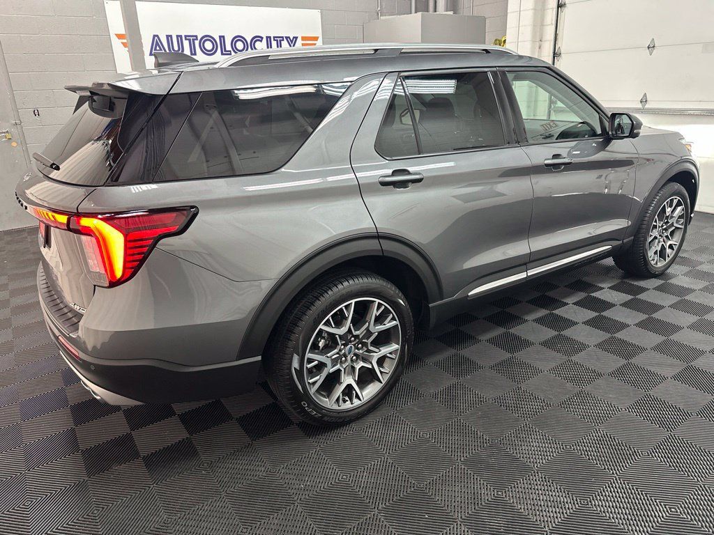Used 2025 Ford Explorer Platinum w/ Ultimate Package AWD/4WD image 11